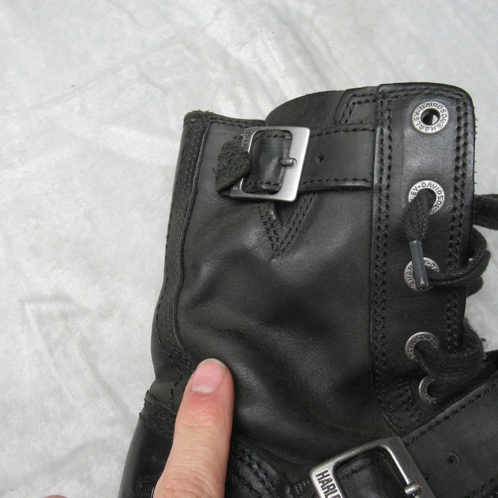 Harley-Davidson couple blemish